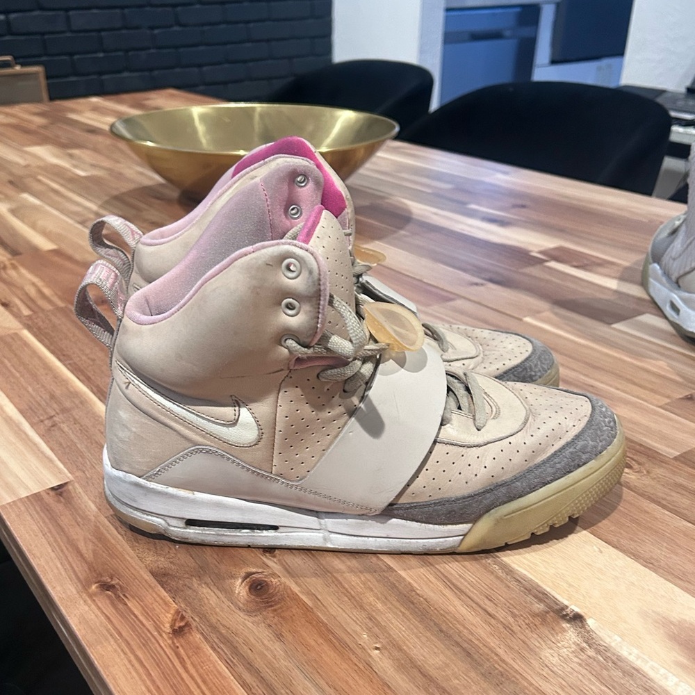 Nike Yeezy 1 size 11.5